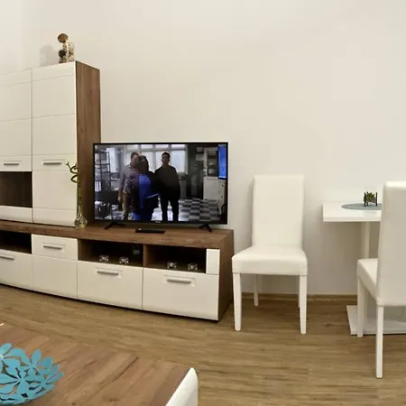 Flora Apartmán *