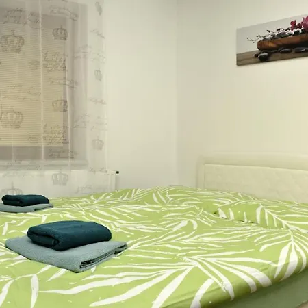 Flora Apartmán *