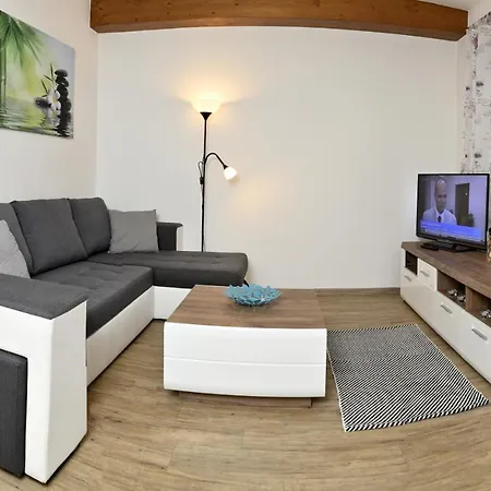 Flora Apartmán